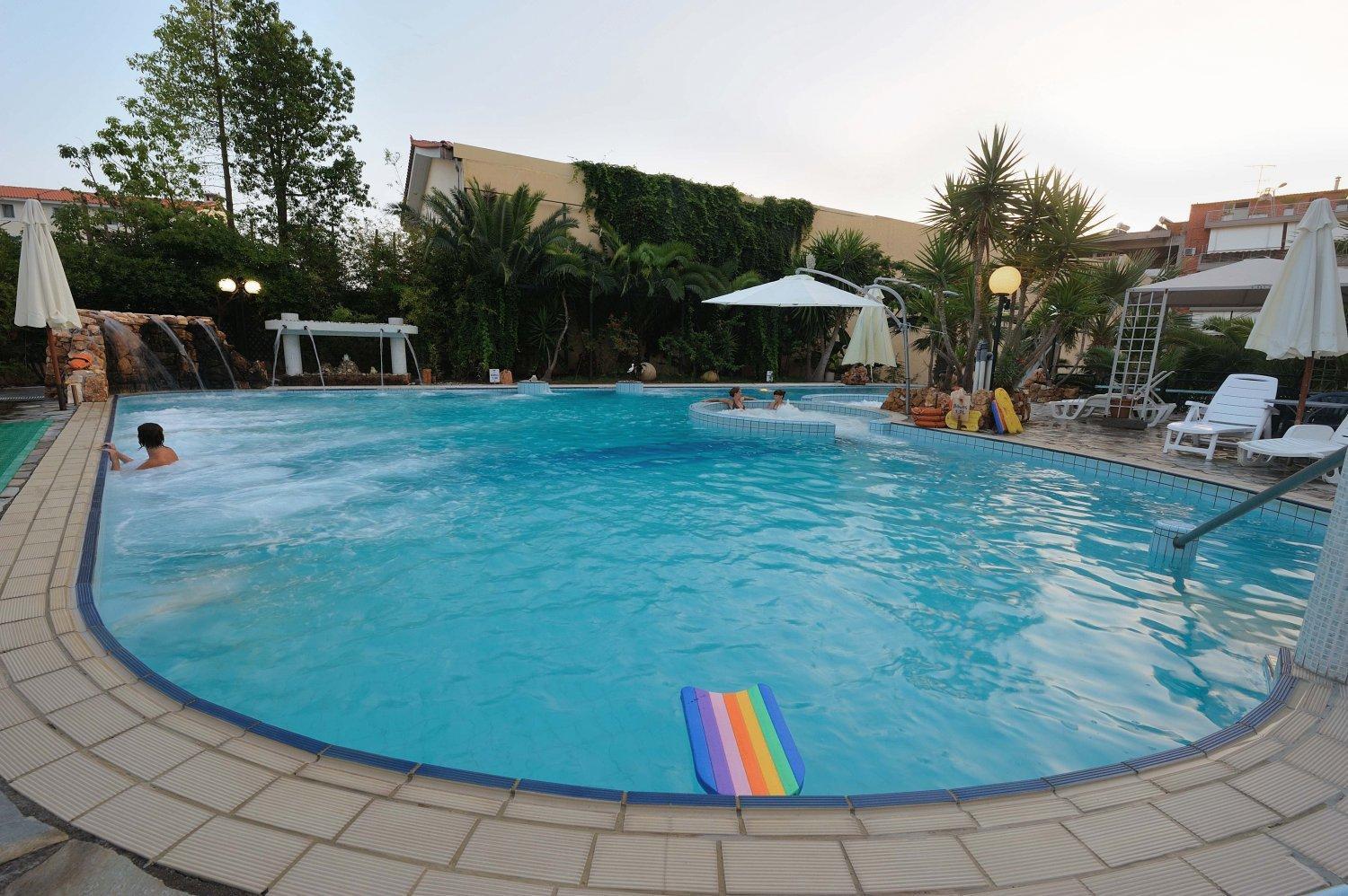 Kentrikon Hotel & Spa Loutra Edipsou  Exterior foto